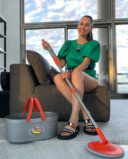 Carolina Ardohain feet photo thumbnail
