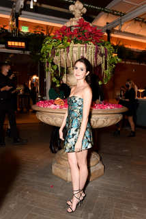 Laura Marano feet photo thumbnail