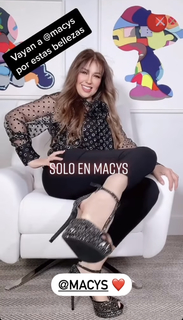Thalía feet photo thumbnail