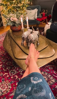 Sonam Kapoor feet photo thumbnail