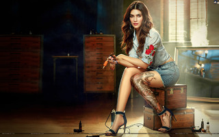 Kriti Sanon feet photo thumbnail