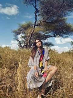 Kriti Sanon feet photo thumbnail