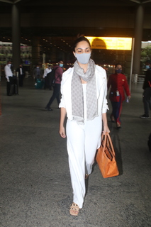 Kiara Advani feet photo thumbnail