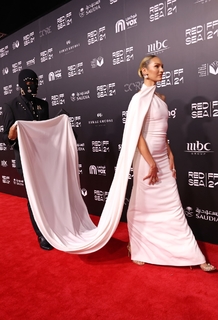 Candice Swanepoel feet photo thumbnail