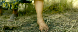 Emily Blunt feet photo thumbnail