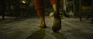Emily Blunt feet photo thumbnail