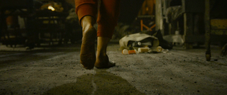 Emily Blunt feet photo thumbnail