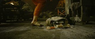 Emily Blunt feet photo thumbnail