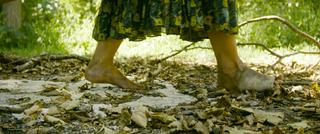 Emily Blunt feet photo thumbnail
