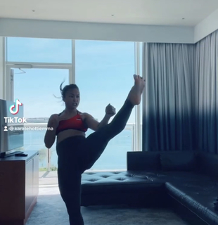 Michelle Waterson feet photo thumbnail