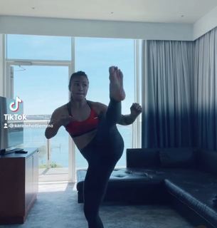 Michelle Waterson feet photo thumbnail
