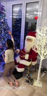 Elisabetta Gregoraci feet photo thumbnail