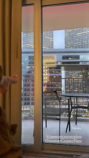 Xenia Tchoumitcheva feet photo thumbnail