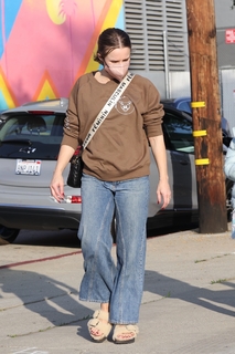 Kristen Bell feet photo thumbnail