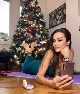 Giorgia Palmas feet photo thumbnail
