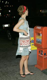Natalie Portman feet photo thumbnail