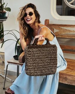 Giovanna Lancellotti feet photo thumbnail