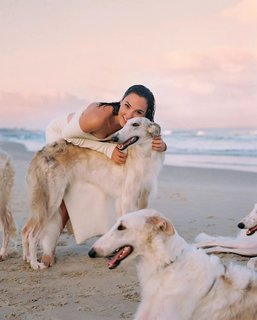Gal Gadot feet photo thumbnail