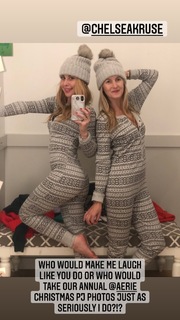 Tara Lipinski feet photo thumbnail