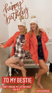 Tara Lipinski feet photo thumbnail