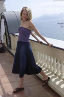 Naomi Watts feet photo thumbnail