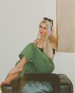 Jade Picon feet photo thumbnail