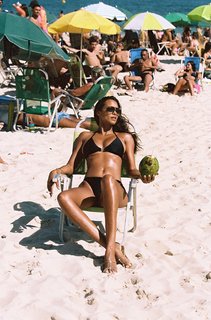 Lais Ribeiro feet photo thumbnail