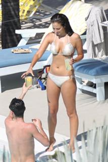 Tulisa feet photo thumbnail