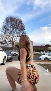 Katie Sigmond feet photo thumbnail