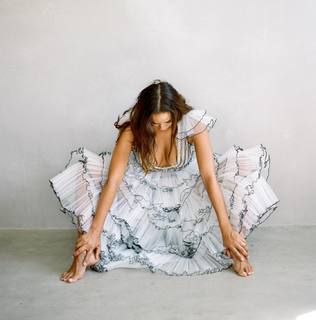 Dania Ramirez feet photo thumbnail