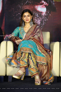 Alia Bhatt feet photo thumbnail