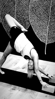 Federica Fontana feet photo thumbnail