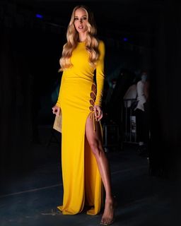Doukissa Nomikou feet photo thumbnail