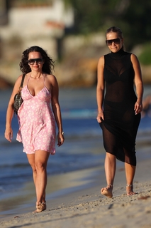 Rita Ora feet photo thumbnail