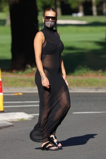 Rita Ora feet photo thumbnail