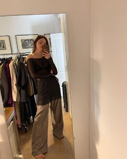 Phoebe Tonkin feet photo thumbnail