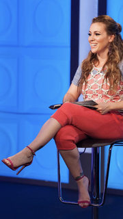 Alyssa Milano feet photo thumbnail