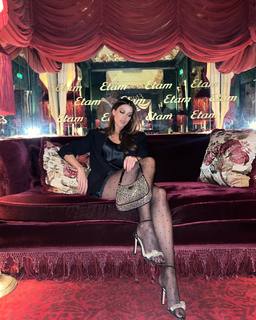 Iris Mittenaere feet photo thumbnail