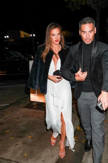 Alessandra Ambrosio feet photo thumbnail