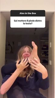 Alessia Marcuzzi feet photo thumbnail