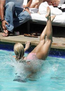 Eva Longoria feet photo thumbnail