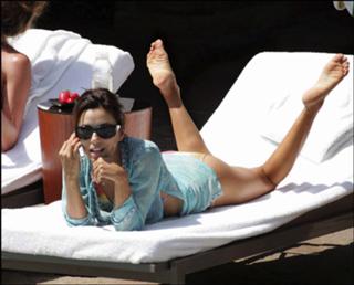 Eva Longoria feet photo thumbnail