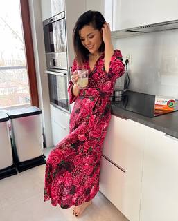 Katarzyna Cichopek feet photo thumbnail