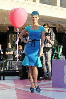 Katy Perry feet photo thumbnail