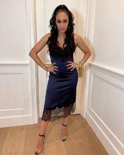 Tia Mowry feet photo thumbnail