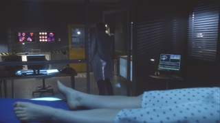 Allison Mack feet photo 3