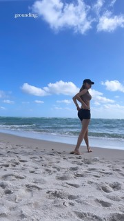 Xenia Tchoumitcheva feet photo thumbnail