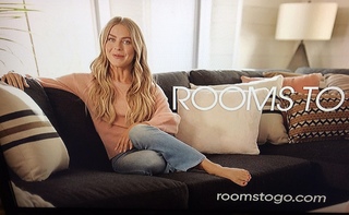 Julianne Hough feet photo thumbnail