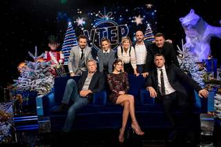 Iris Mittenaere feet photo thumbnail