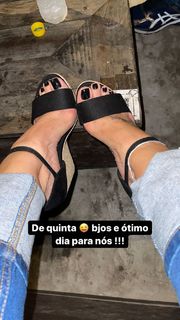 Karin Klemp feet photo thumbnail
